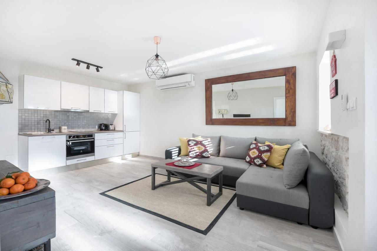 Polly Apartments With Swimming Pool Babino Polje Екстериор снимка