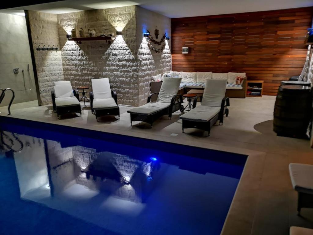 Polly Apartments With Swimming Pool Babino Polje Екстериор снимка